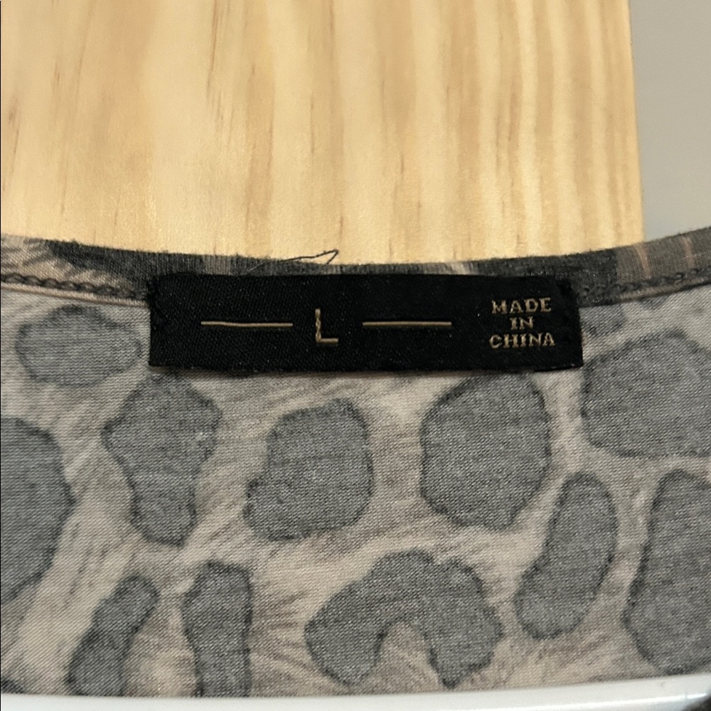 Leopard Print Ruffle Sleeve Top - Picture 2 of 3